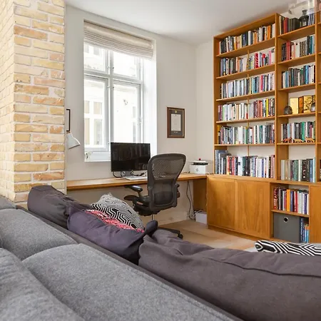 Unik Luksuslejlighed I Aalborgs Hjerte - Eksklusivt Design Af Kendt Arkitekt! * Aalborg