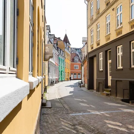 Unik Luksuslejlighed I Aalborgs Hjerte - Eksklusivt Design Af Kendt Arkitekt! *